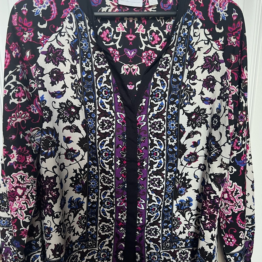 New York & Company Black and White Graphic Blouse